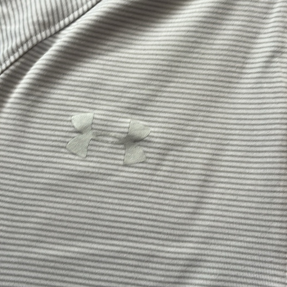 BNWOT Under Armor light gray striped loose heat gear 1/4 zip top - Picture 3 of 13